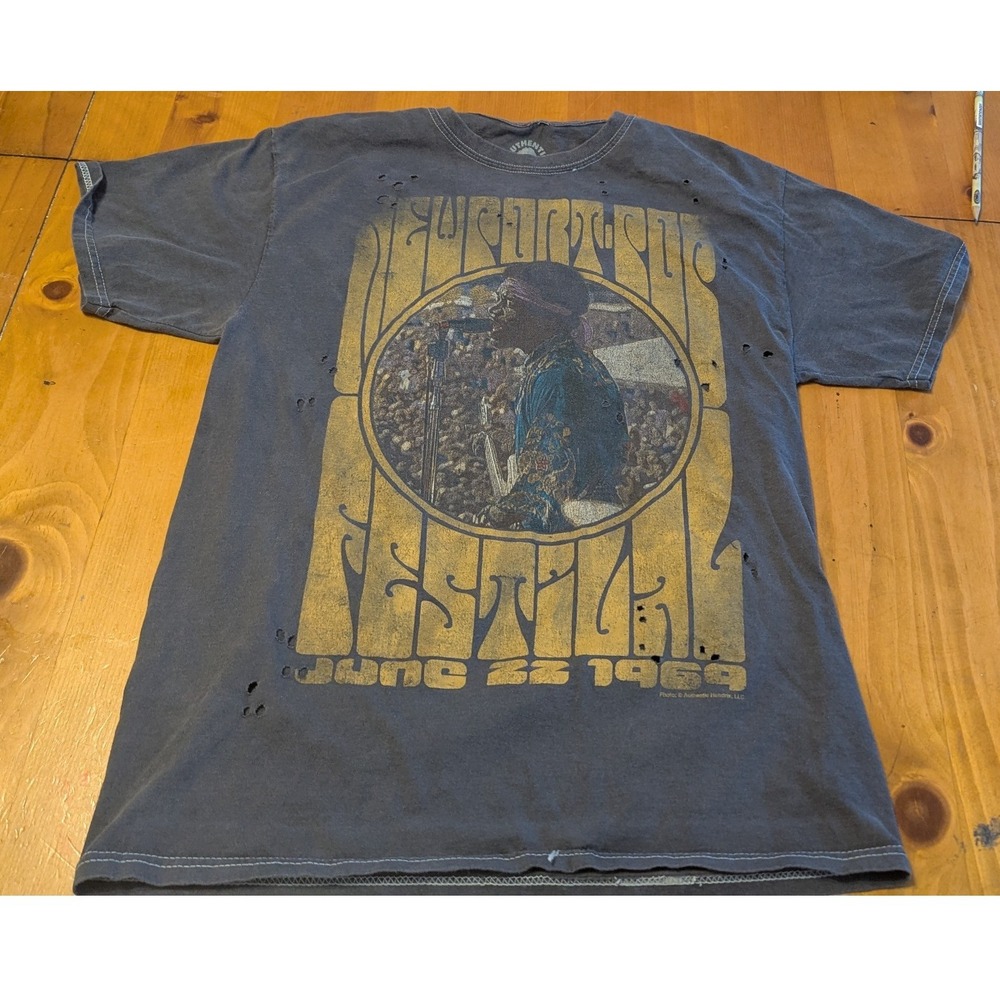 Jimi Hendrix Graphic T Shirt June 22‎ 1969 Concert Tee Distressed Small